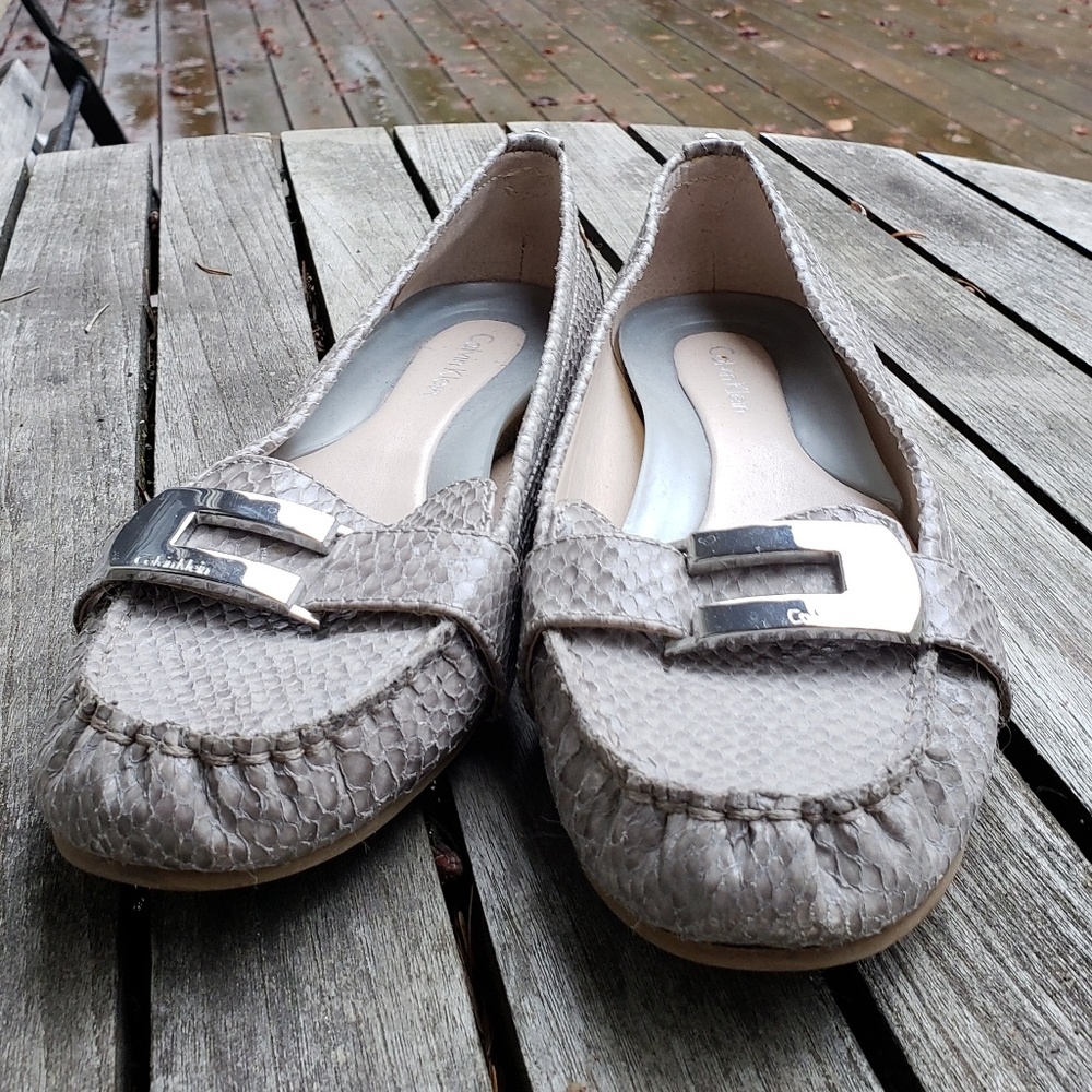 Calvin Klein Flats - Picture 4 of 4